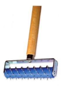 Валик игольчатый 150мм ручка 500мм для обоев (209767)