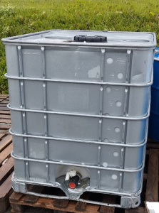 Емкость б/у 1м3 в железе