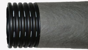 Труба дренажная гофр. Д110мм (с перфорацией) с фильтром