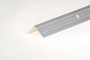 Порог угловой ПУ 05-1800-0,1л серебро (1,8м)